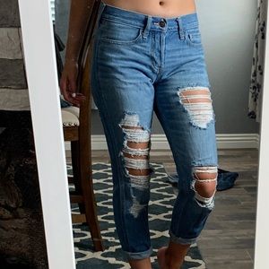 Hollister boyfriend jeans!